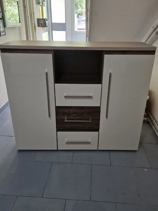 Vand mobilier nou