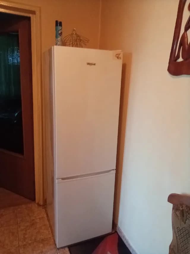 Frigider Whirlpool un vând un frigider