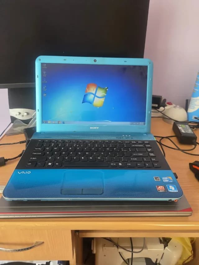 Laptop Sony Vaio model PCG-61221m