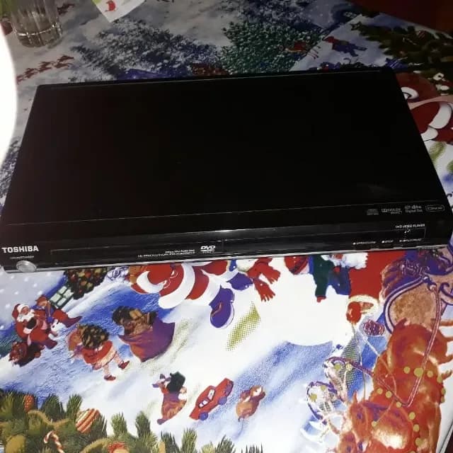 Se vinde Toshiba DVD player HDMI