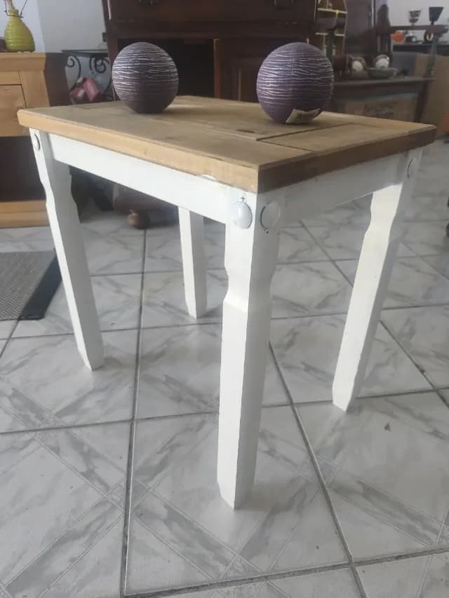 măsuță din lemn masiv in stil rustic