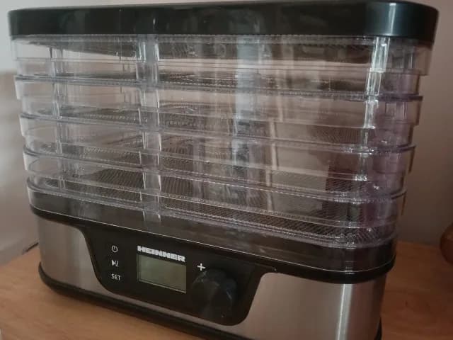 Vând deshidratator fructe și legume