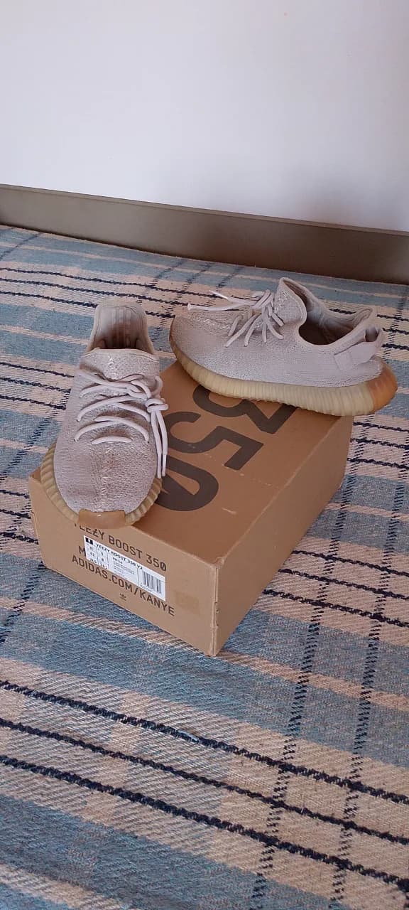 Yezzy Boost 350, originali! Mărimea 42cm!