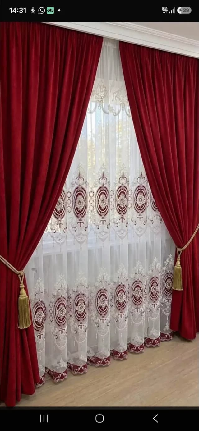 Vand perdele și draperii 3D lucrate după dimensiunile dorite de client pe comanda