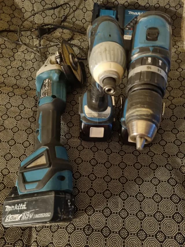 SET MAKITA FLEX .IMPACT BORMASINA 3ACUM .INCARCATOR