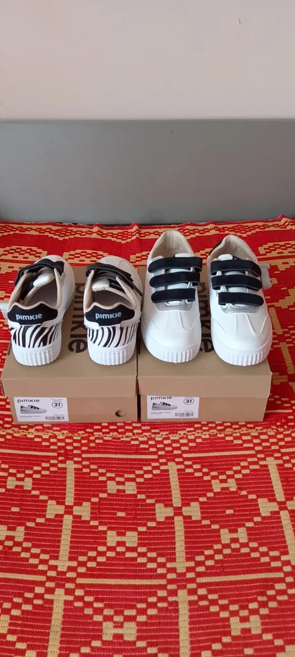 Set 2perechi adidași Pimkie!