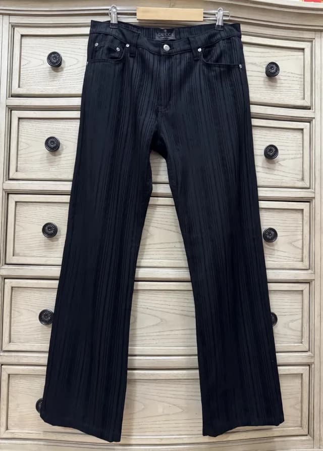 Pantaloni negri Gucci made in Italy, mărime W33/ L32.