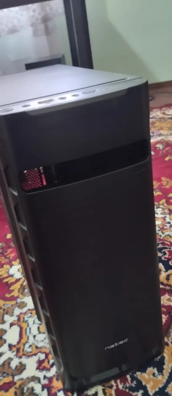 Vînd unitate PC cu Windows