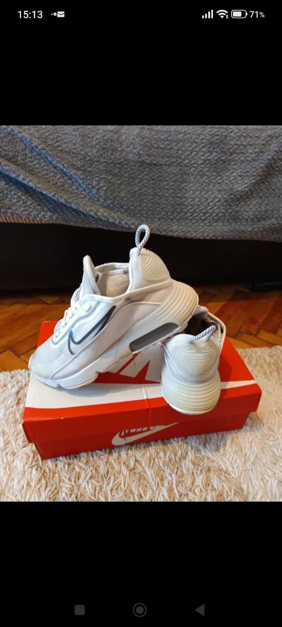 adidași Nike albi