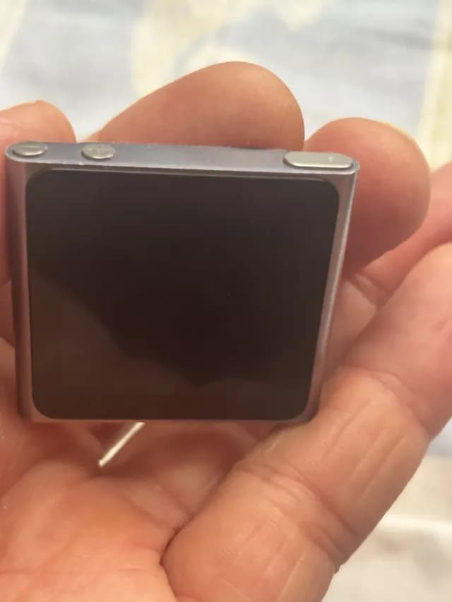 iPod Nano 6th , 32 Gb , căști , cablu USB magnetic !