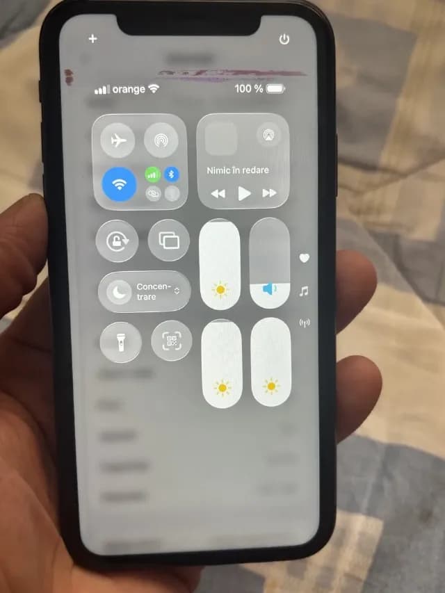 vând - iPhone 11 , Black ,64Gb, bateria 99% orginala