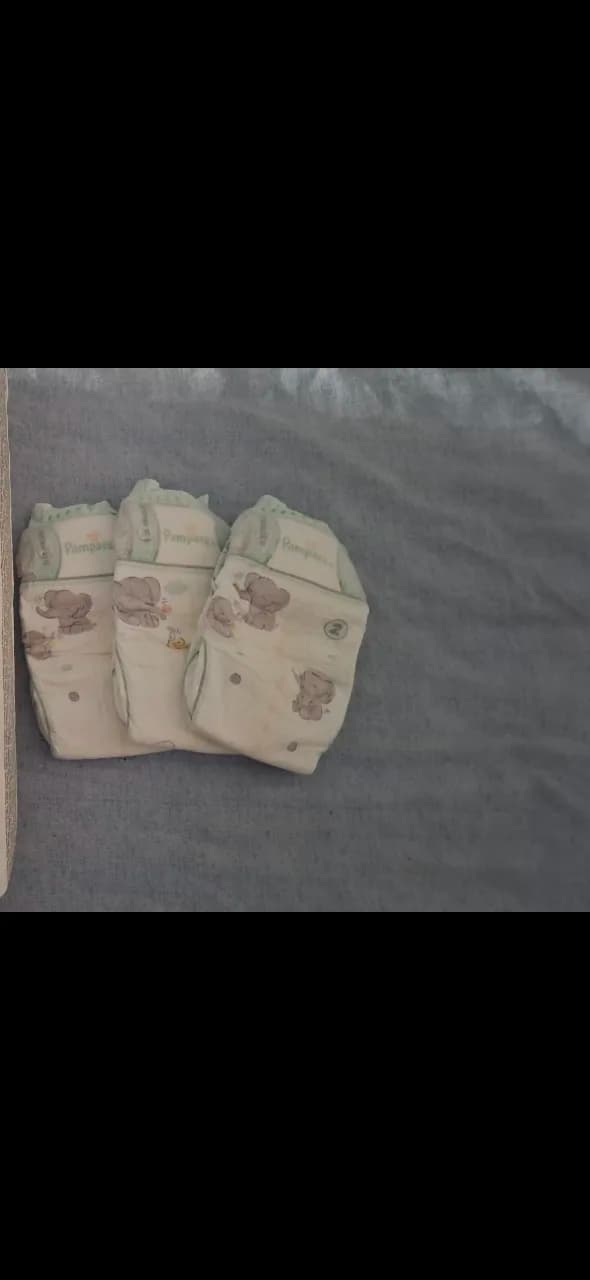 Scutece Pampers nr 2,147 buc desfacute