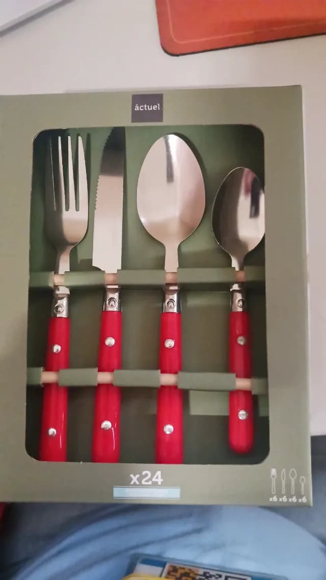 Set tacâmuri 24 piese