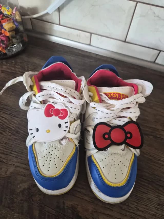 Adidas Hello Kitty