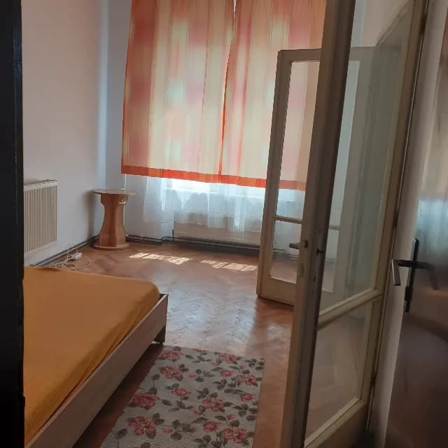 Apartament 2 camere de vânzare Brașov, Cartier Tractorul, str. Octavian Goga