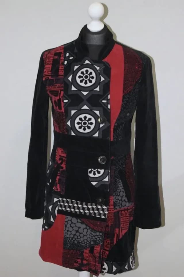 Costum Desigual măsura M