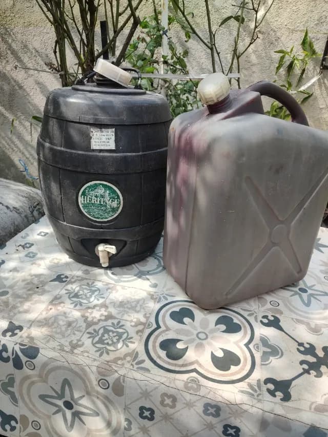 Butoias si canistra plastic