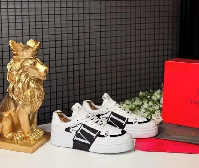 VALENTINO VL7N LOW-TOP SNEAKERS WHITE