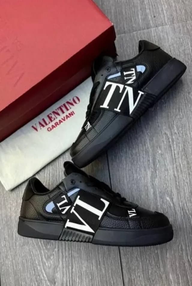 VALENTINO VL7N LOW-TOP SNEAKERS BLACK