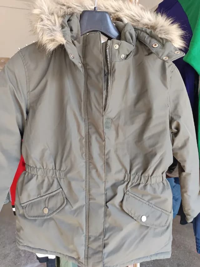 Geacă de iarna H&M.8-10 ani
