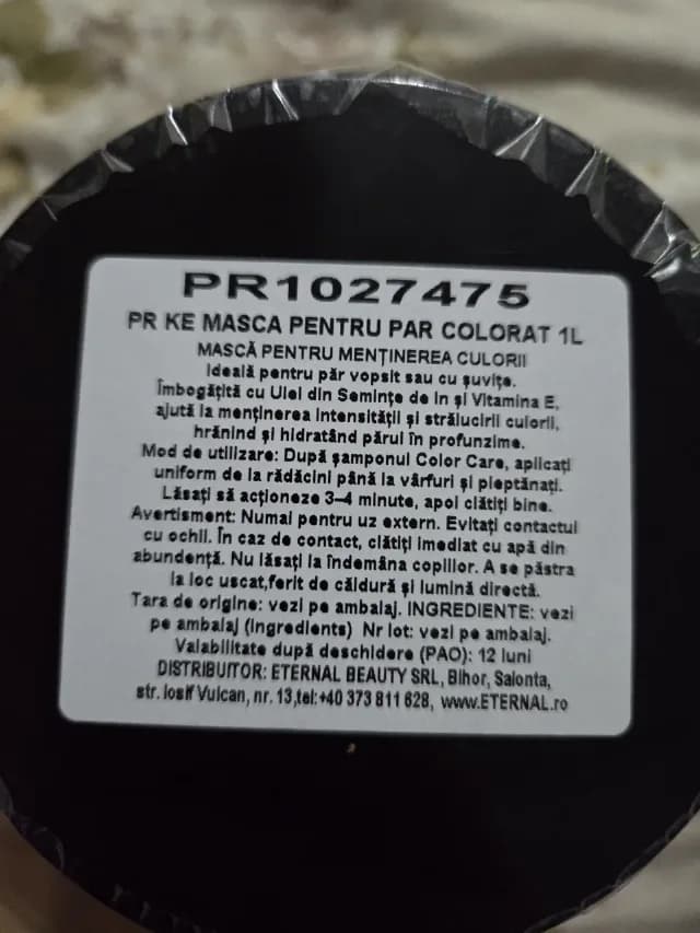 Vând set de produse profesionale pentru păr.