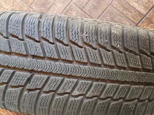 Cauciucuri auto iarna noi 2 buc 225/45 R17