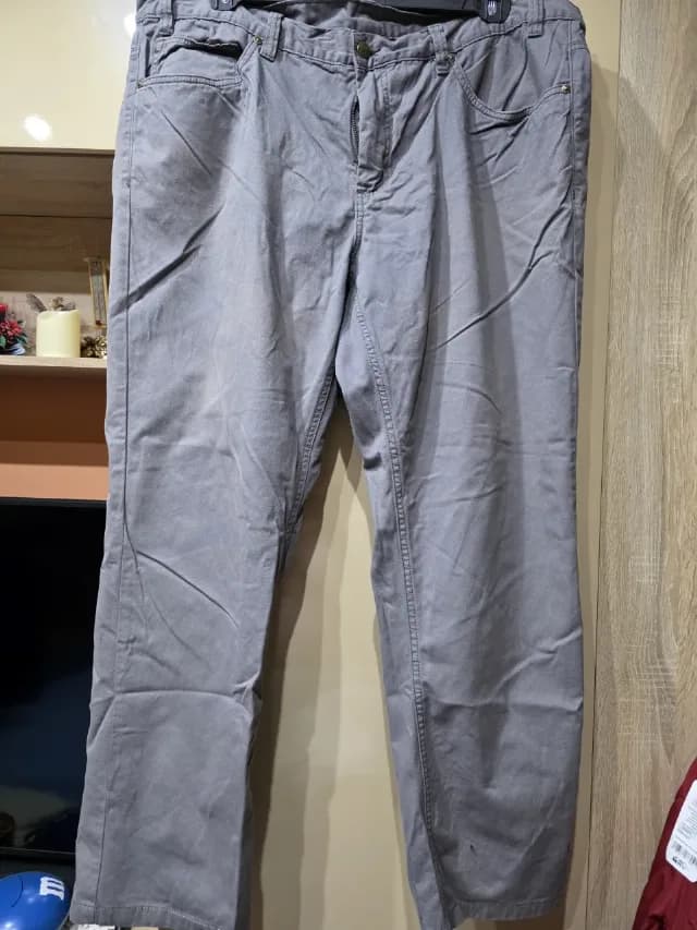 Pantaloni barbati