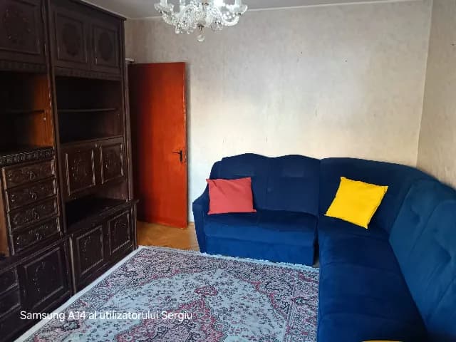 Podu Ros Palas apartament 3 camere decomandat 70 mp cu CT