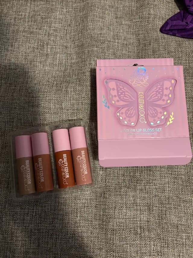 Set 4 luciuri de buze Kevin & Coco – Beauty Color – nou