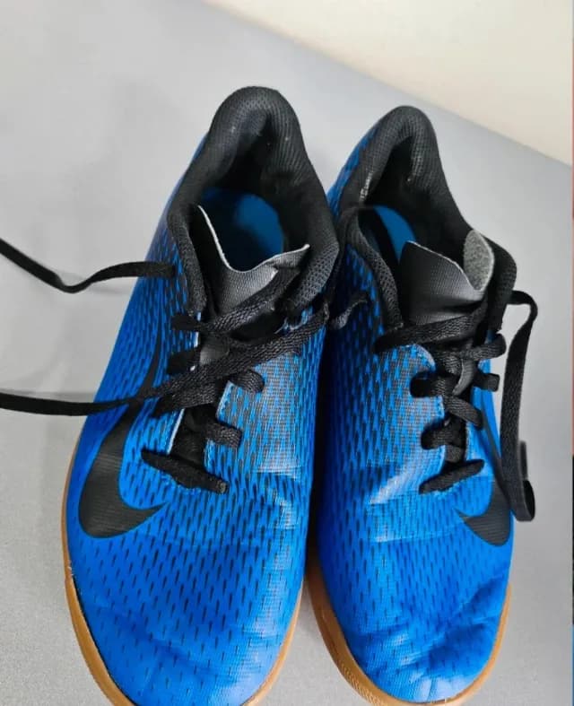 adidasi fotbal nike