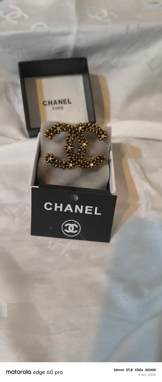 Chanel broșă vintage cu zirconiu