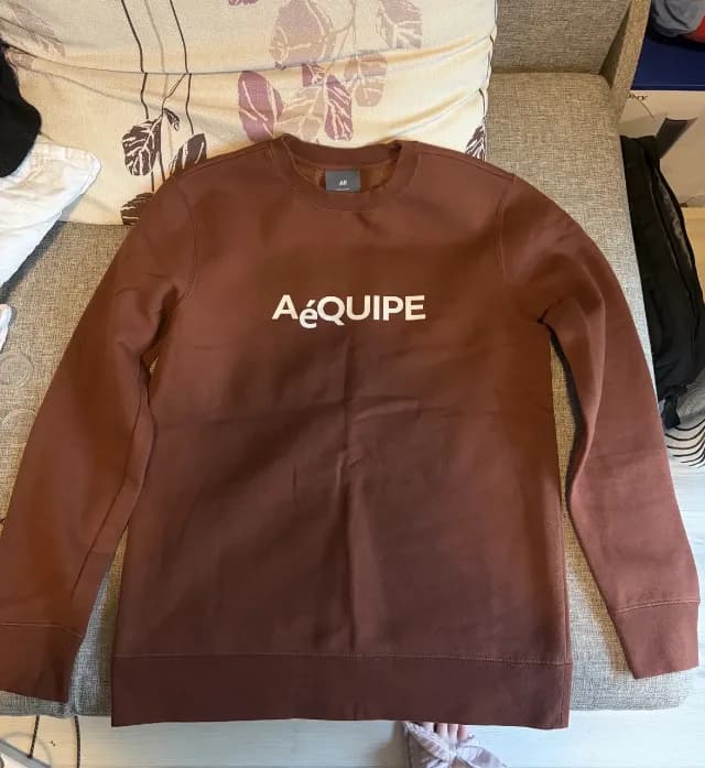 Hanorac H&M AéQUIPE maro – Regular Fit, nepurtat, mărimea S