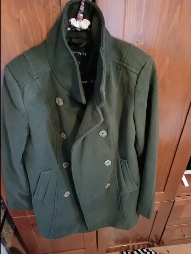 Palton verde de toamna