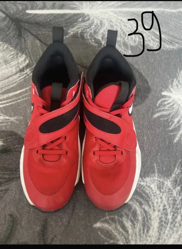 Adidași Nike.mărimea 39