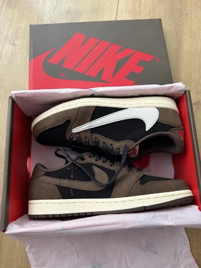 Jordan x Travis Scott