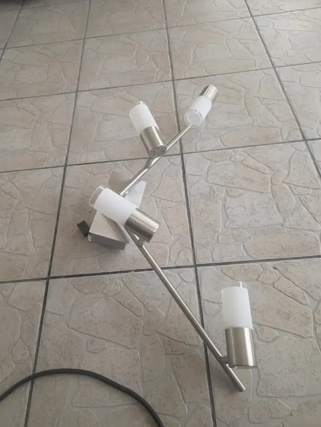 Lustra cu 4 becuri led