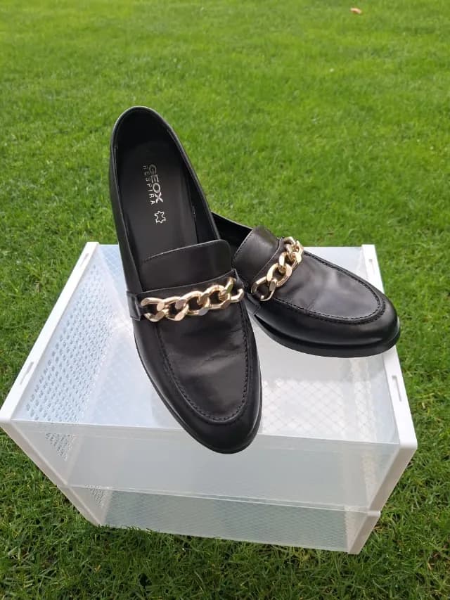 mocasini eleganți din piele neagra Geox,stare foarte bună, marime 38