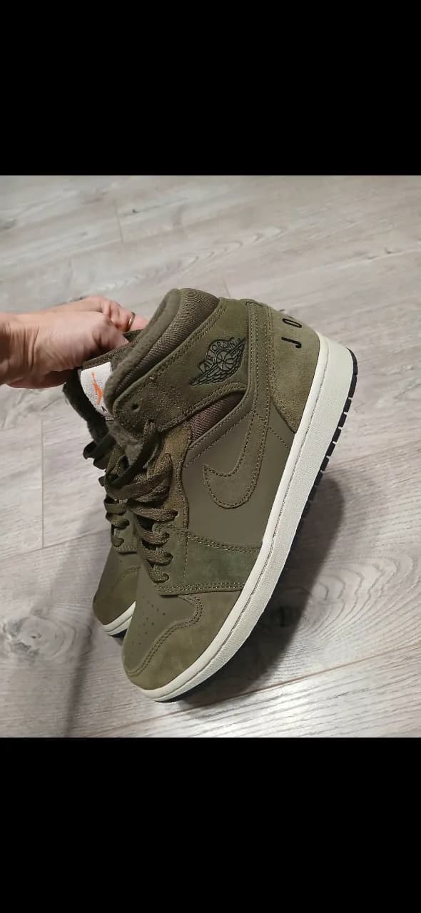 Air  Jordan 1 Retro Mid „Olive Canvas”
