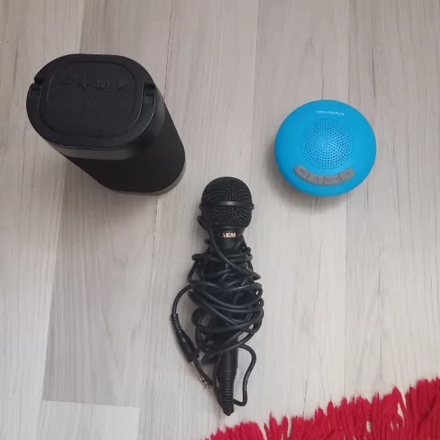 boxe stare buna prin blutut si microfon akai stare buna pret pe toate