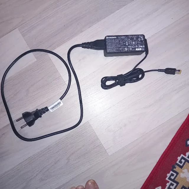 incarcator leptop lenovo stare buna